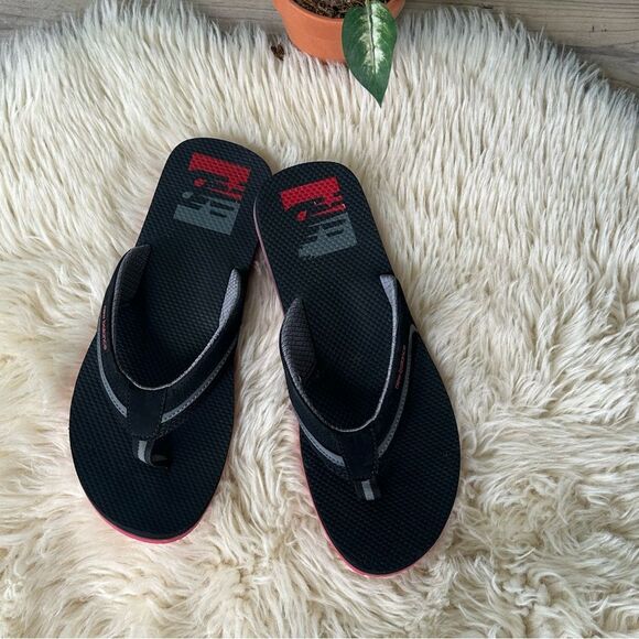 New Balance Black and Red Flip-Flops - Picture 1 of 8
